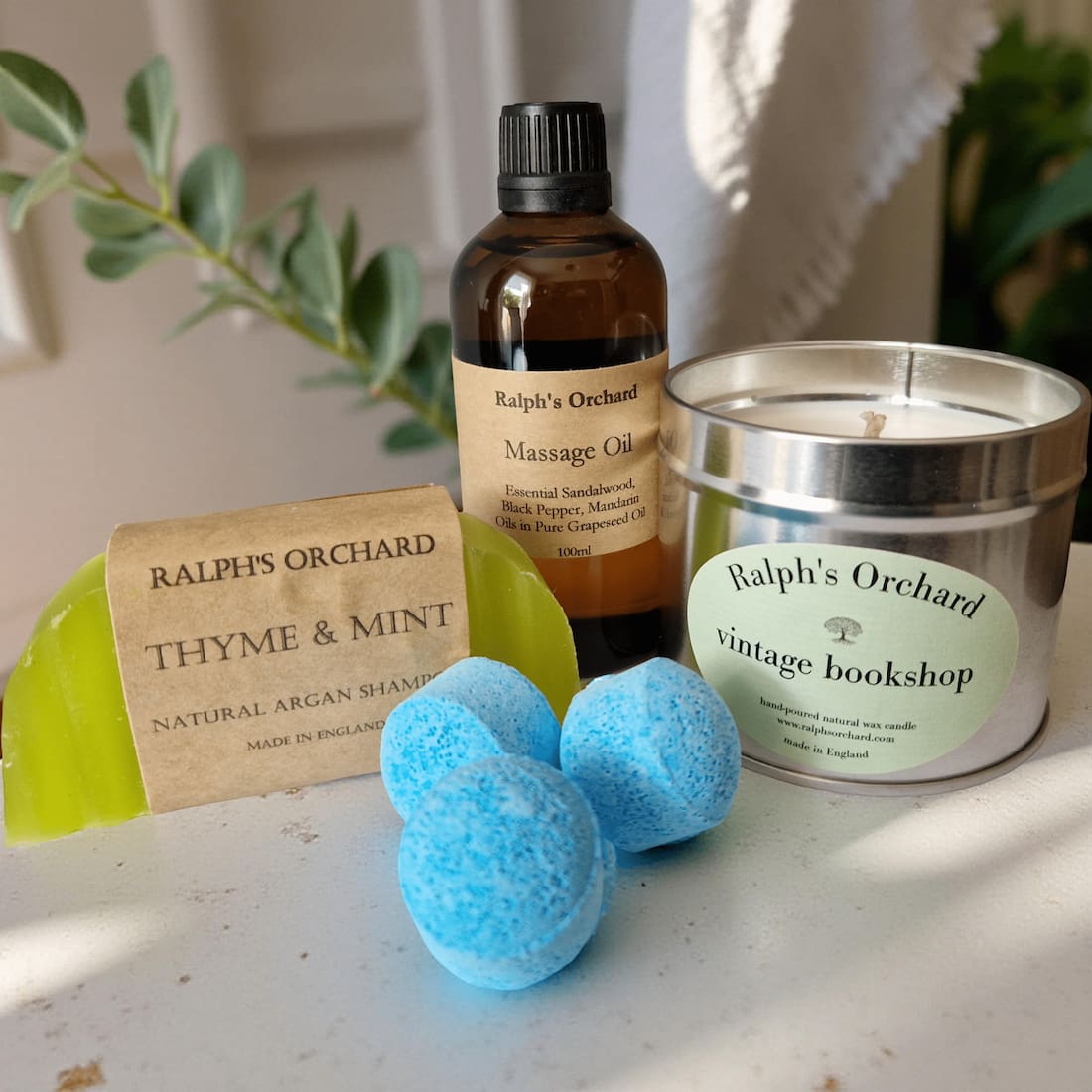 Gentleman's Candle, Massage Oil and Bath Bomb Gift Set